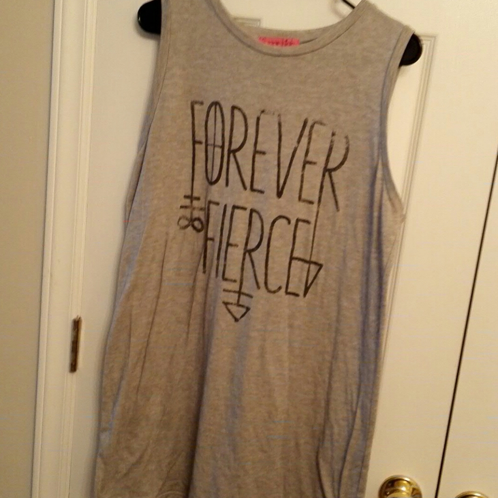 Never worn graphic tank top XL